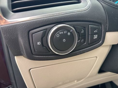 Used 2024 Ford Edge Titanium image 24