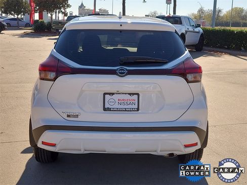 Certified 2025 Nissan Kicks Play S image 3