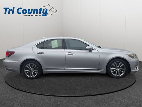 Used 2015 Lexus LS 460 AWD w/ Comfort Package image 9