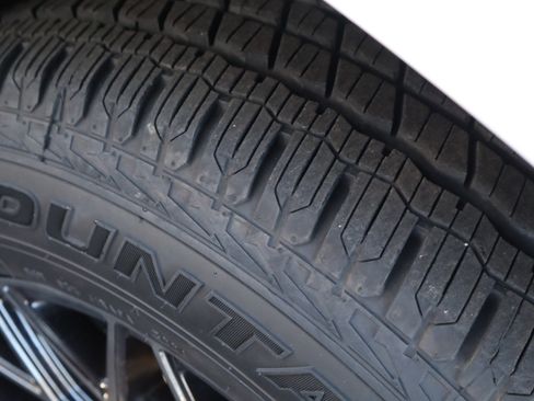 Used 2021 Chevrolet Tahoe Premier image 8