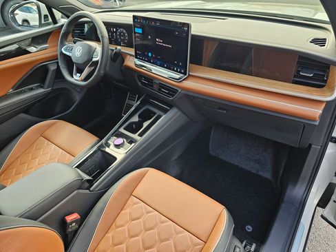 New 2026 Volkswagen Tiguan SEL R-Line AWD/4WD image 15