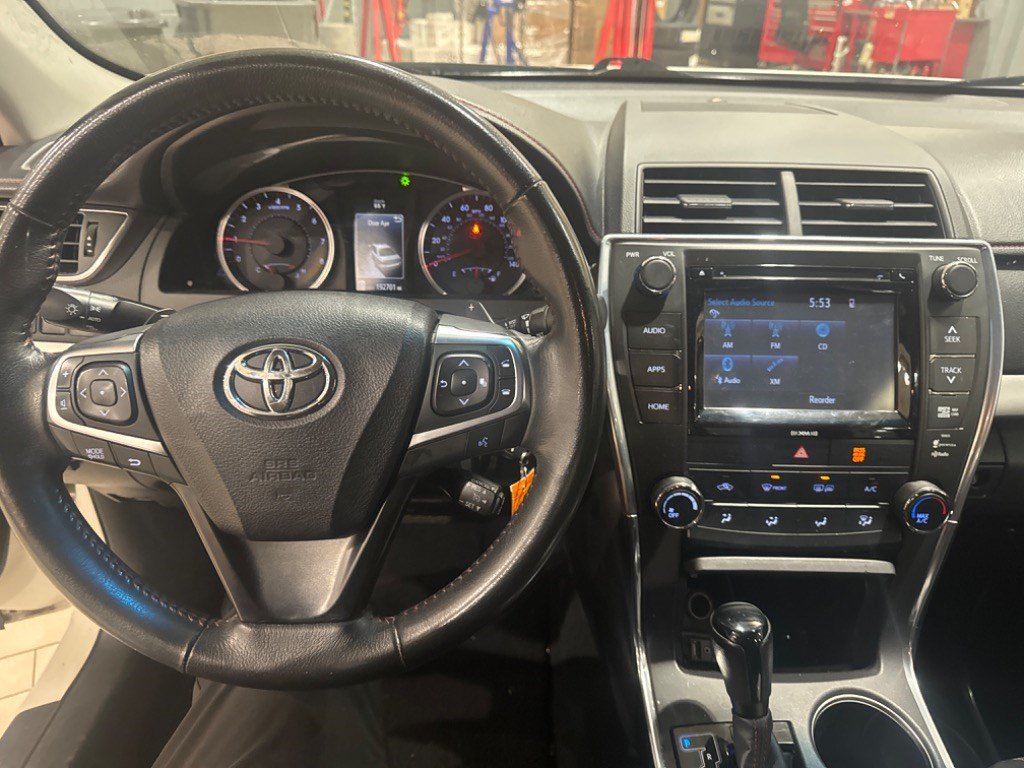 Used 2016 Toyota Camry SE FWD image 38