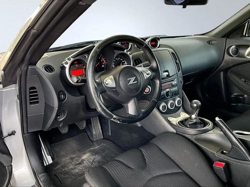 Used 2014 Nissan 370Z Coupe image 13