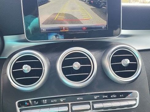 Used 2018 Mercedes-Benz GLC 300 4MATIC image 4