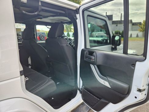 Used 2017 Jeep Wrangler Unlimited Sahara w/ Max Tow Package image 37