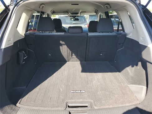 Used 2023 Nissan Rogue SV image 8