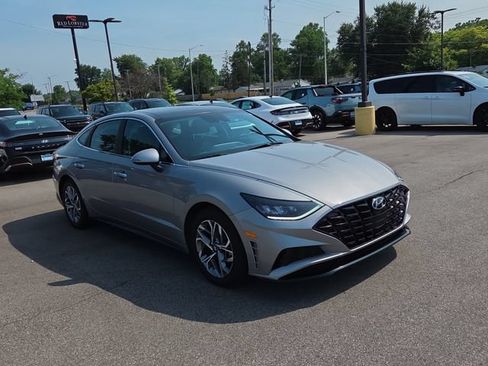 Used 2023 Hyundai Sonata SEL w/ Convenience Package FWD image 4