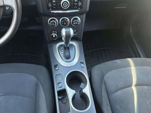Used 2012 Nissan Rogue S image 18