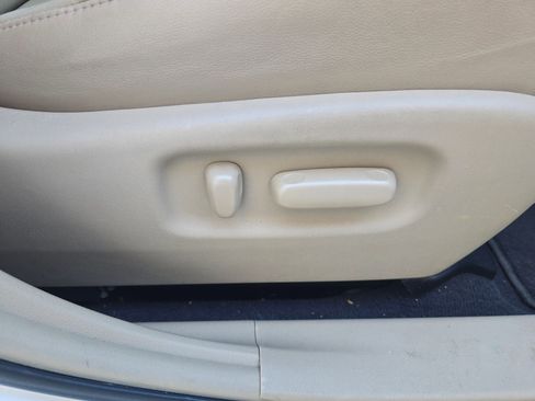 Used 2012 Toyota Highlander Limited image 31