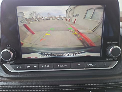 Used 2023 Nissan Rogue S image 17