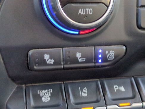 Used 2022 Chevrolet Silverado 2500 LTZ w/ LTZ Premium Package image 21