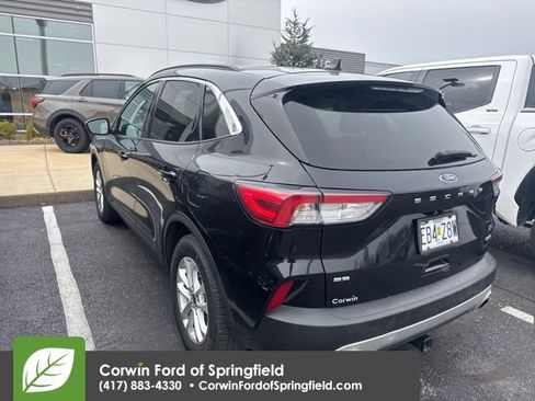 Used 2020 Ford Escape SE image 5
