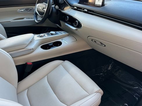 Used 2024 Genesis GV70 2.5T w/ Select Package image 20