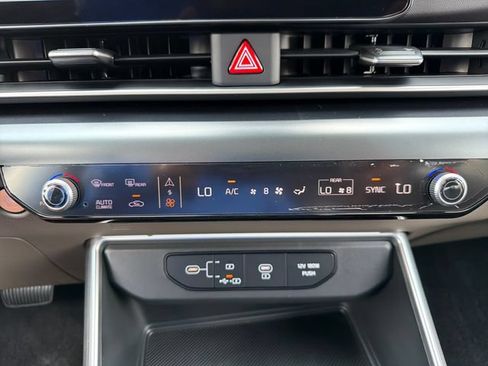 New 2026 Kia Carnival FWD image 14