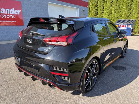 Used 2022 Hyundai Veloster N FWD image 3