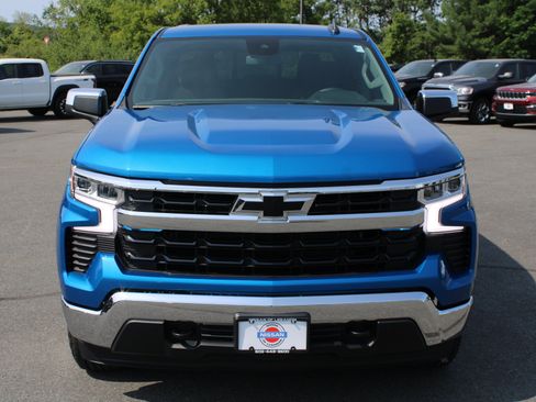Used 2023 Chevrolet Silverado 1500 LT w/ Z71 Off-Road Package AWD/4WD image 2