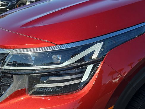 New 2026 Kia Seltos SX image 10