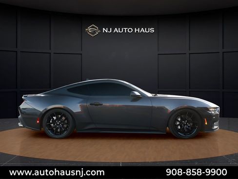 Used 2024 Ford Mustang GT Premium RWD image 9