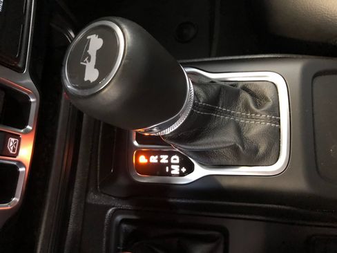 Used 2024 Jeep Wrangler Unlimited Sahara w/ Technology Group AWD/4WD image 28