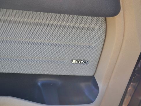 Used 2011 Ford F150 Lariat w/ Lariat Chrome Pkg image 27