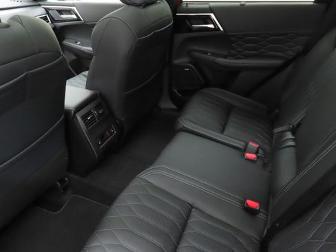 New 2026 Mitsubishi Outlander SEL image 22