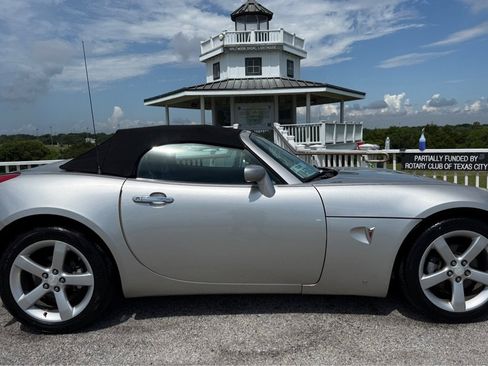 Used 2007 Pontiac Solstice Convertible w/ Preferred Package RWD image 4