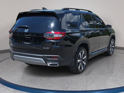 Certified 2025 Honda Pilot Elite image 6