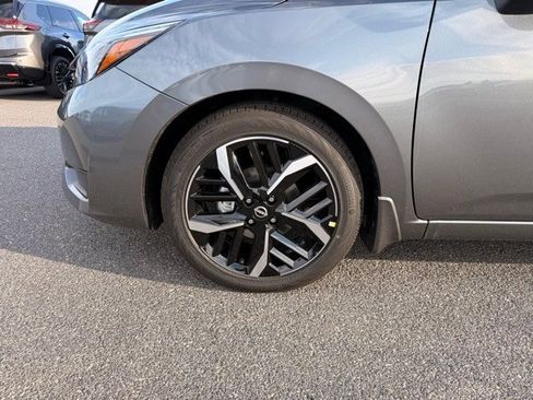 New 2025 Nissan Versa SR w/ Trunk Package image 9