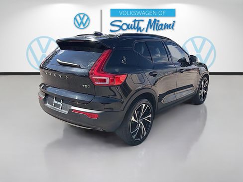 Used 2022 Volvo XC40 T5 R-Design w/ Advanced Package image 7