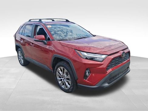 Used 2022 Toyota RAV4 XLE Premium AWD/4WD image 3