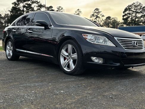 Used 2011 Lexus LS 460 Luxury w/ Comfort Pkg RWD image 1