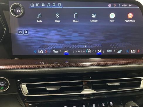 Used 2025 Chevrolet Traverse Z71 w/ Driver Confidence Package AWD/4WD image 26