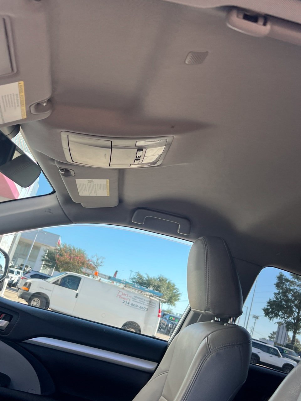 Used 2019 Toyota Highlander Plus FWD image 6