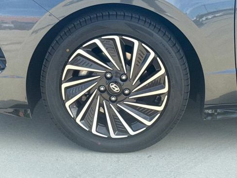 Used 2025 Hyundai Sonata SEL FWD image 5