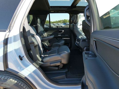 New 2027 Ford Expedition Platinum w/ Stealth Performance Package AWD/4WD image 11