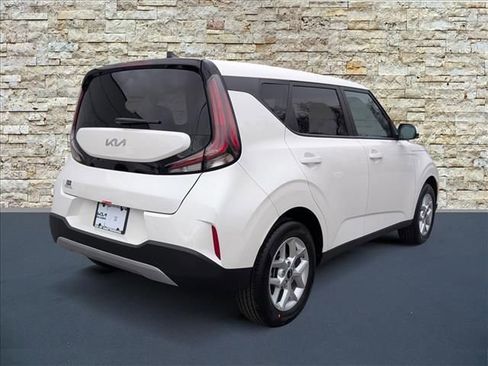 New 2025 Kia Soul LX w/ LX Technology Package image 5