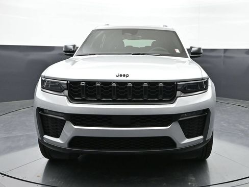 New 2026 Jeep Grand Cherokee L Limited w/ Limited Altitude Package AWD/4WD image 33