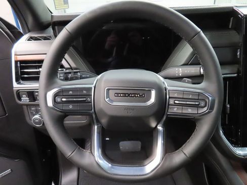 Used 2025 GMC Yukon Denali w/ Sun & Power Step Package AWD/4WD image 48