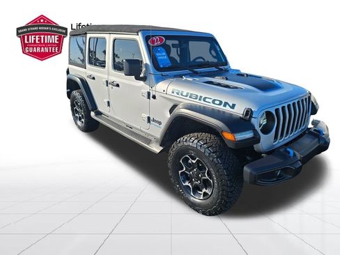 Used 2022 Jeep Wrangler Unlimited Rubicon 4xe AWD/4WD image 5