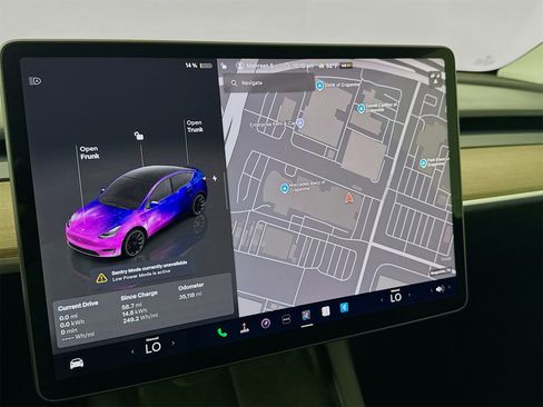 Used 2022 Tesla Model Y Long Range image 12