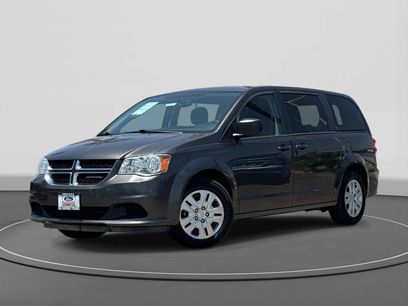 Used 2018 Dodge Grand Caravan SE w/ UConnect Hands-Free Group
