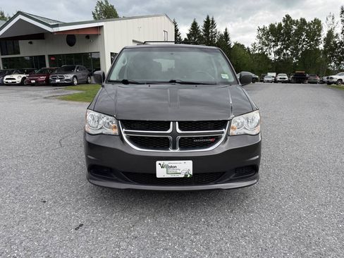 Used 2016 Dodge Grand Caravan SXT FWD image 10