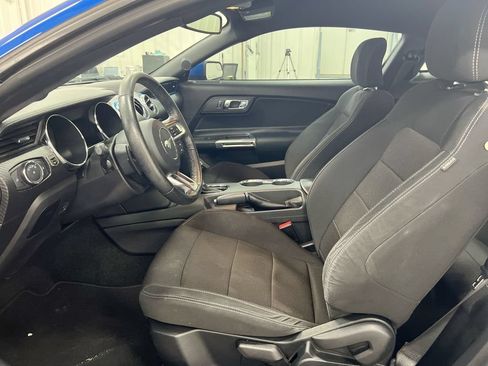 Used 2017 Ford Mustang Coupe RWD image 19