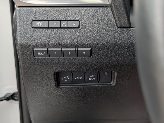 Used 2025 Lexus GX 550 w/ Accessory Package (2T) AWD/4WD image 23