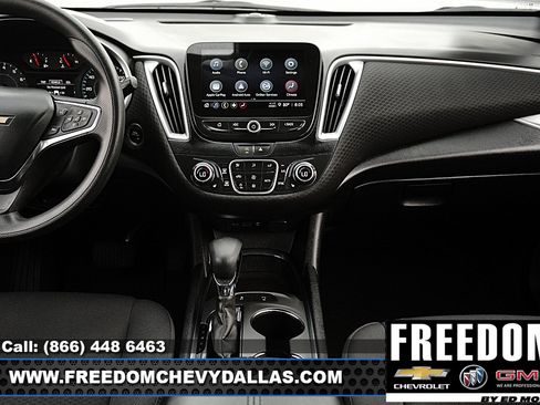 Certified 2025 Chevrolet Malibu LT FWD image 15