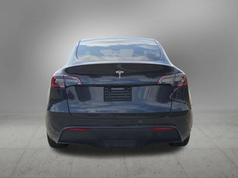 Used 2024 Tesla Model Y 2WD image 7