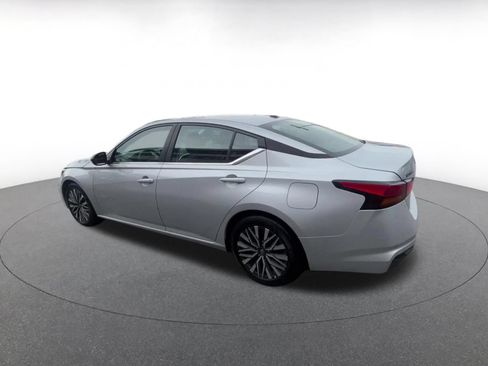 Used 2026 Nissan Altima 2.5 SV FWD image 9