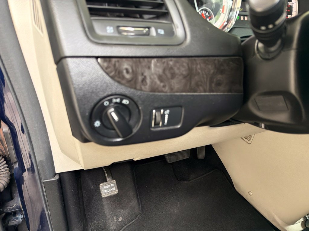 Used 2013 Dodge Grand Caravan SE FWD image 32
