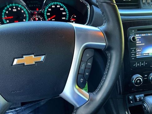 Used 2016 Chevrolet Traverse LT w/ Style and Technology Package FWD image 14