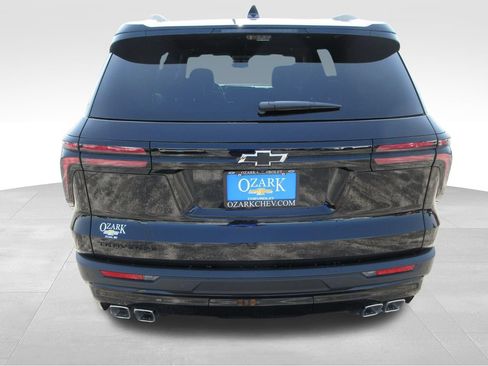 New 2026 Chevrolet Traverse LT w/ Midnight/Sport Edition FWD image 5